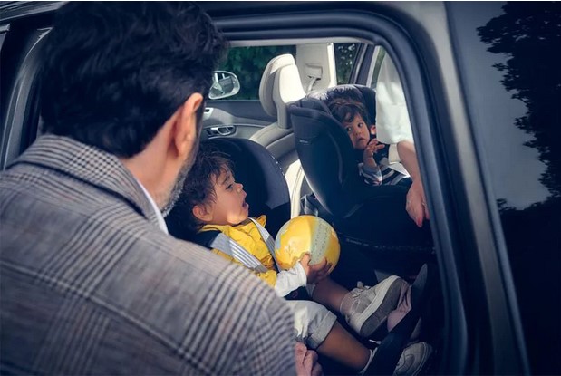 Безопасность для маленьких пассажиров. Volvo XC90