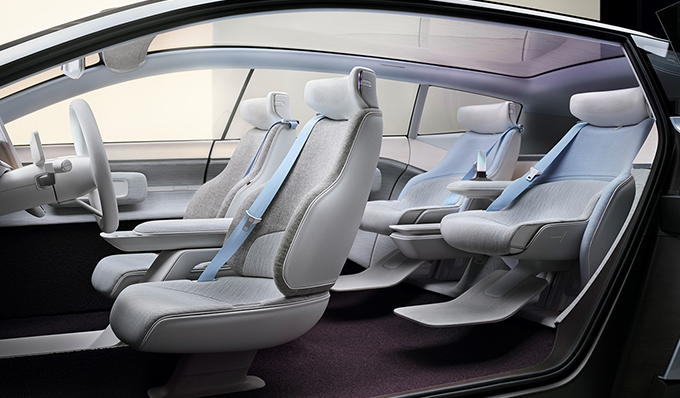 Concept Recharge демонстрирует движение Volvo Cars к устойчивому развитию